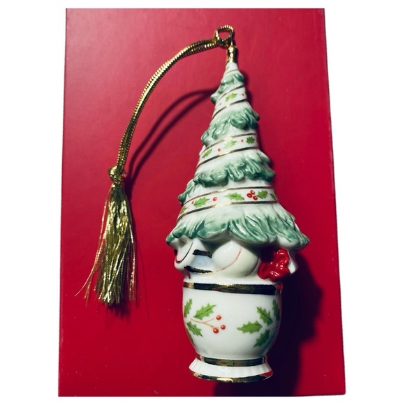 LENOX - BOXED LENOX HOLIDAY CHRISTMAS TREE ORNAMENT #6386007 BEAR HOLLY BERRY - Picture 6 of 7